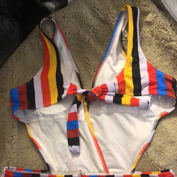 NWT Cupshe Large Cutout One Piece - Picture 6 of 12